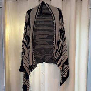 Banana Republic Black and Beige Geometric Cardigan